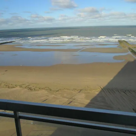 Apartment On The With Sea View *