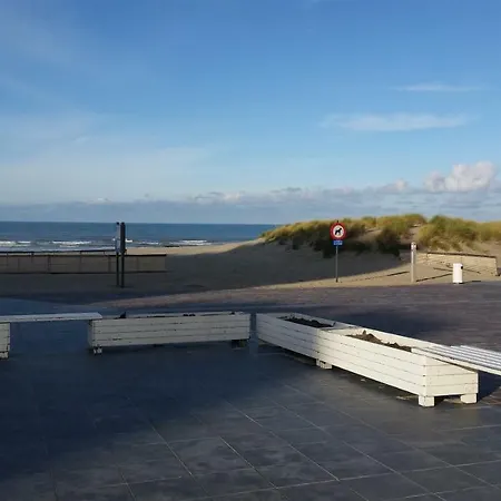Apartment On The With Sea View *